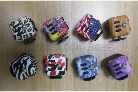 Yongye Water Transfer Printing to decompress the Rubik's Cube pattern